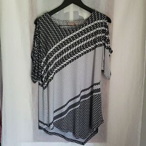 Chico's Geometric Print Cold Shoulder Blouse Top Short Sleeve Knit Size 2 US L